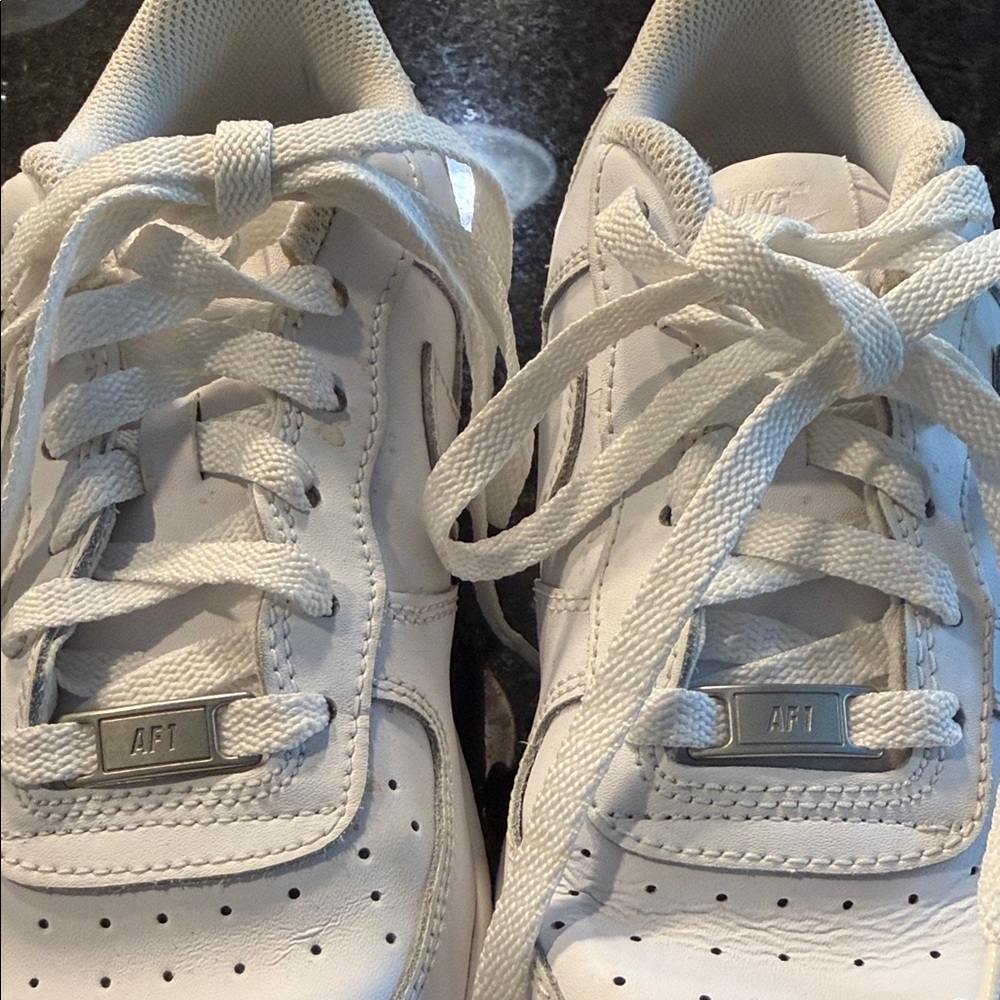 Nike Air Force 1 Boys White Leather Sneakers
